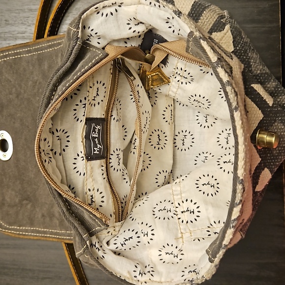 Myra Bag Convertible Strap Bag - Picture 7 of 16